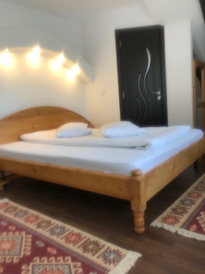 הוילה Rîşnov Casa Csiki מראה חיצוני תמונה
